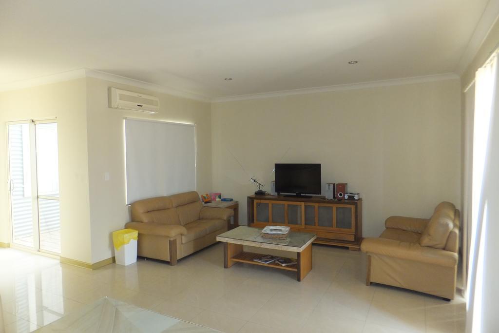 Seafront Unit 50 Villa Джуриън Бей Екстериор снимка